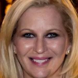 Meet your Posher, Vivian